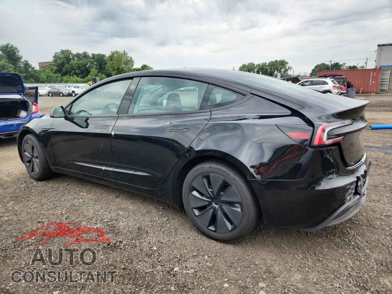 TESLA MODEL 3 2024 - 5YJ3E1EA3RF739903