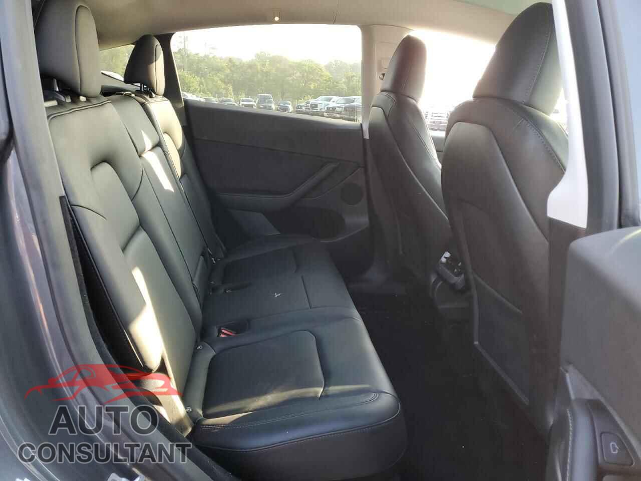 TESLA MODEL Y 2023 - 7SAYGDEE2PF845232