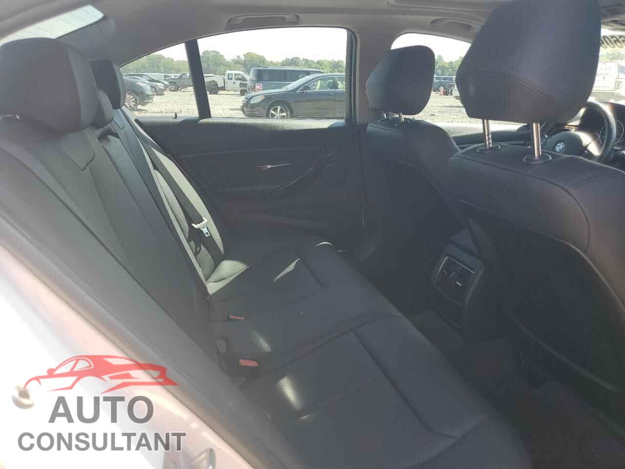 BMW 3 SERIES 2016 - WBA8E5G57GNU19640