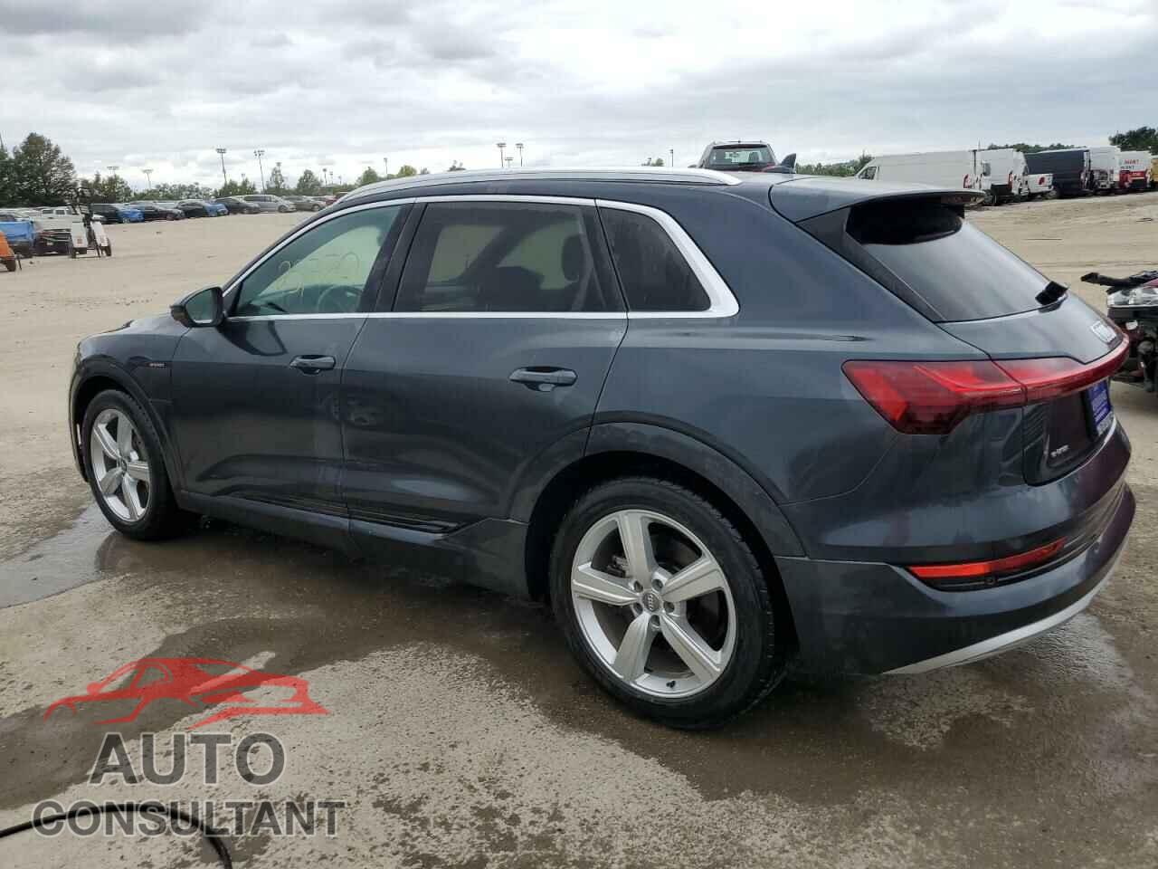 AUDI E-TRON 2019 - WA1LAAGE9KB013736