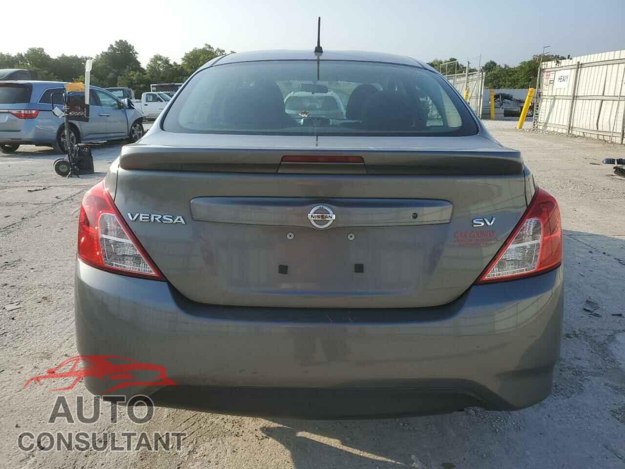 NISSAN VERSA 2017 - 3N1CN7AP5HL852204