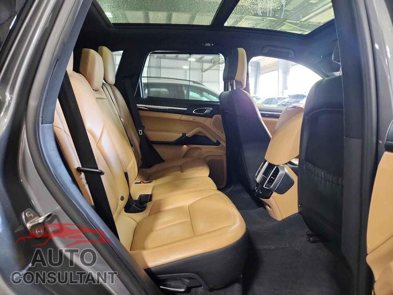 PORSCHE CAYENNE 2016 - WP1AA2A20GKA36250