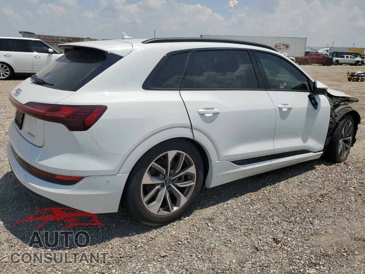 AUDI E-TRON 2021 - WA1LAAGE7MB004889