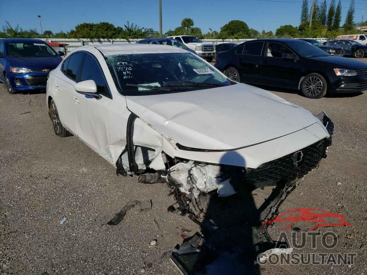 MAZDA 3 2019 - 3MZBPADLXKM107696