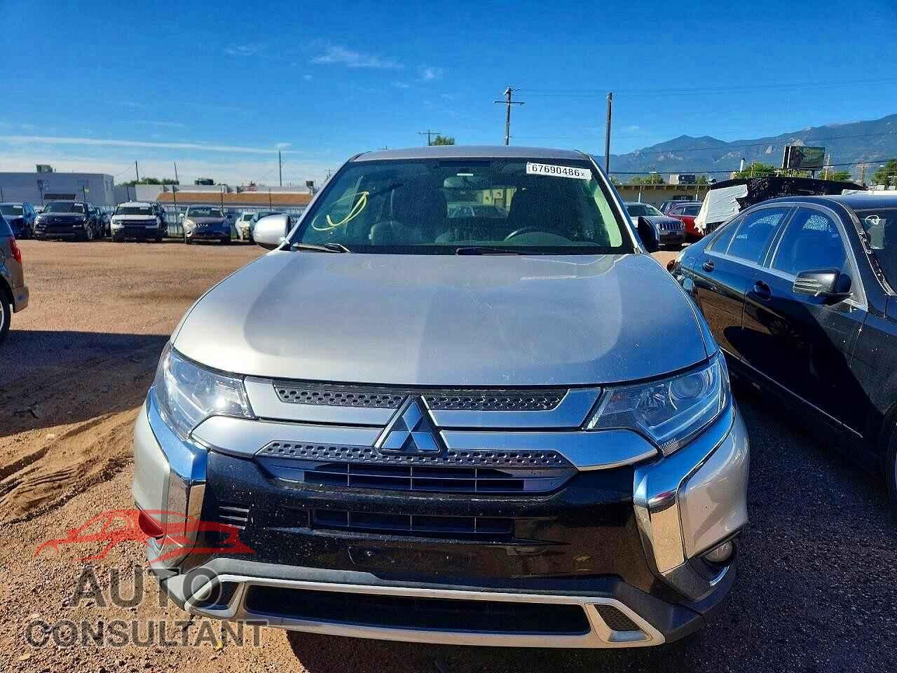 MITSUBISHI OUTLANDER 2019 - JA4AD3A30KZ042650