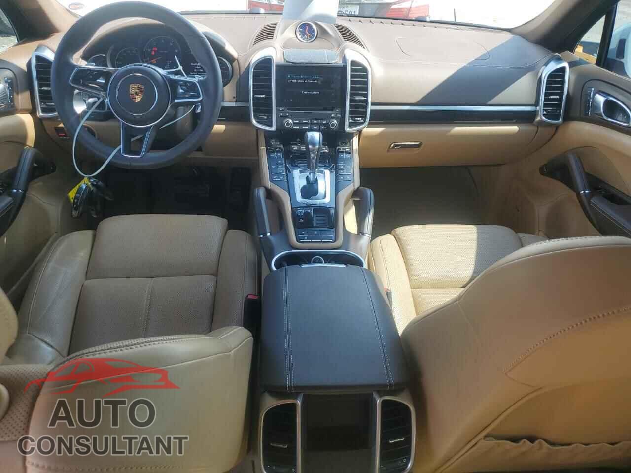 PORSCHE CAYENNE 2017 - WP1AA2A29HKA85268