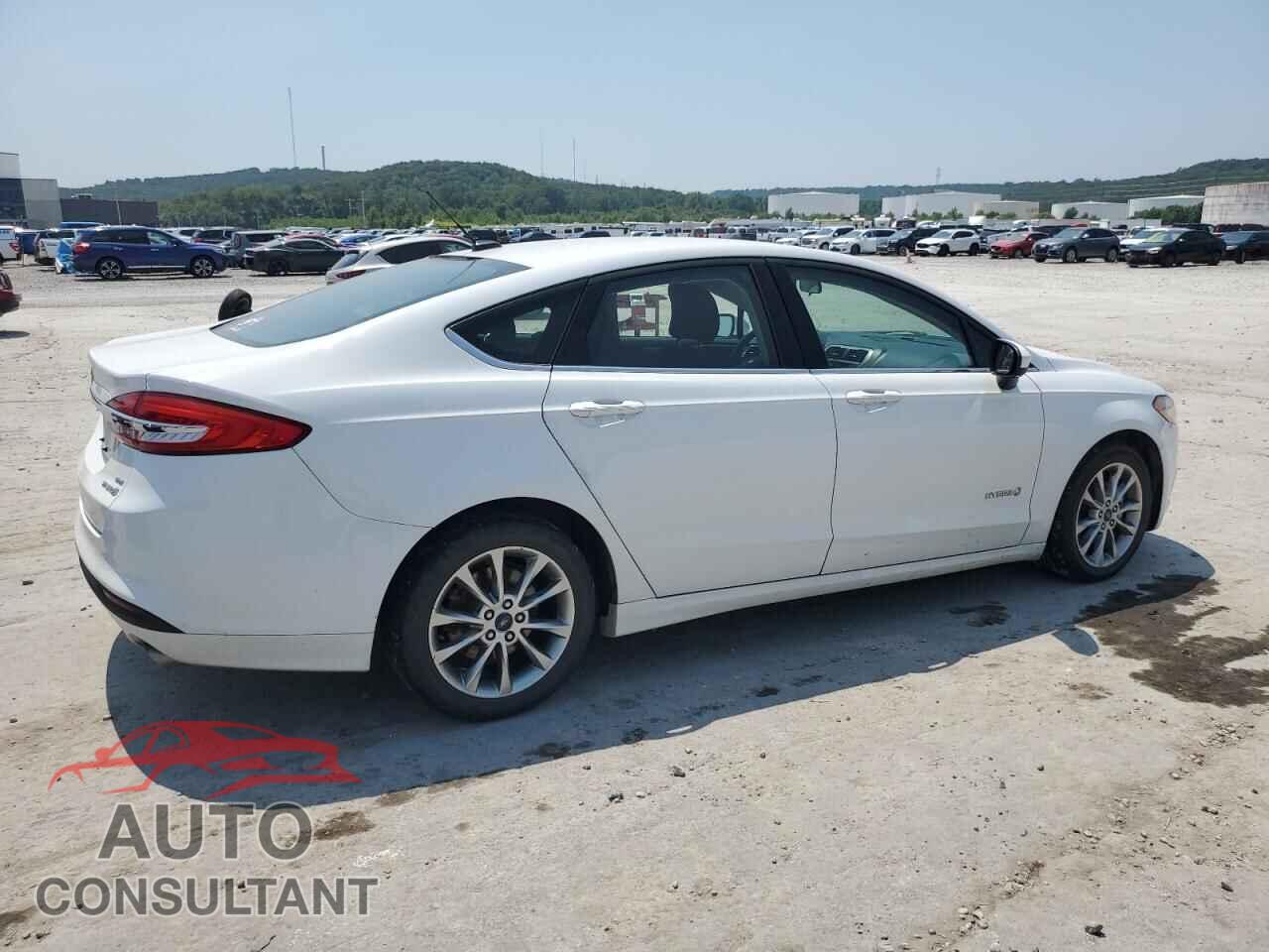 FORD FUSION 2017 - 3FA6P0LU5HR400111
