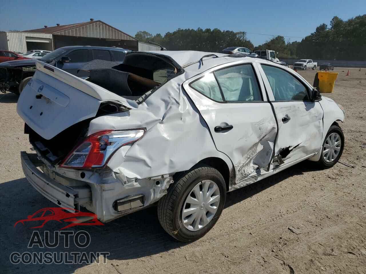 NISSAN VERSA 2017 - 3N1CN7AP1HL870103