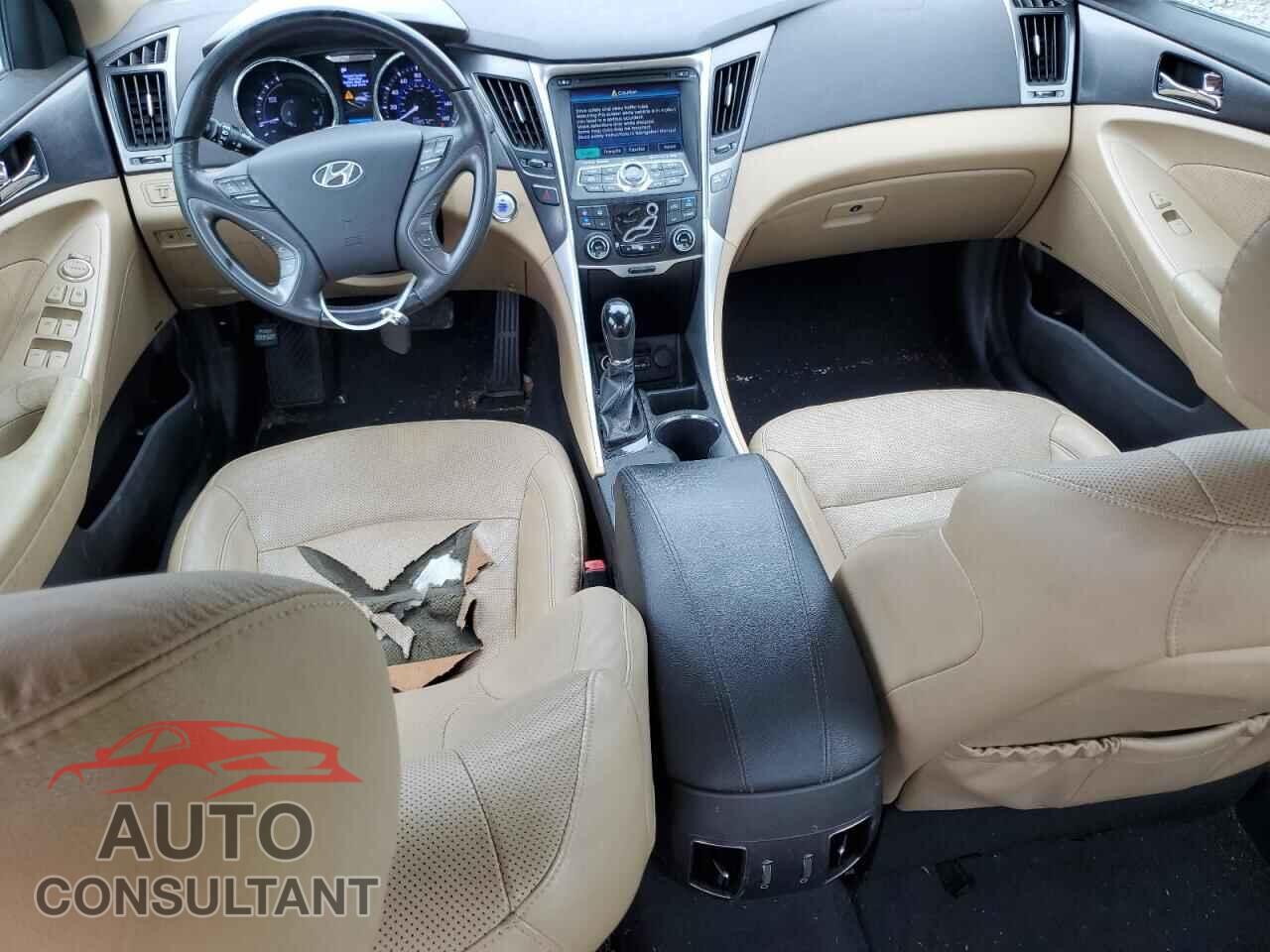HYUNDAI SONATA 2012 - KMHEC4A48CA033120