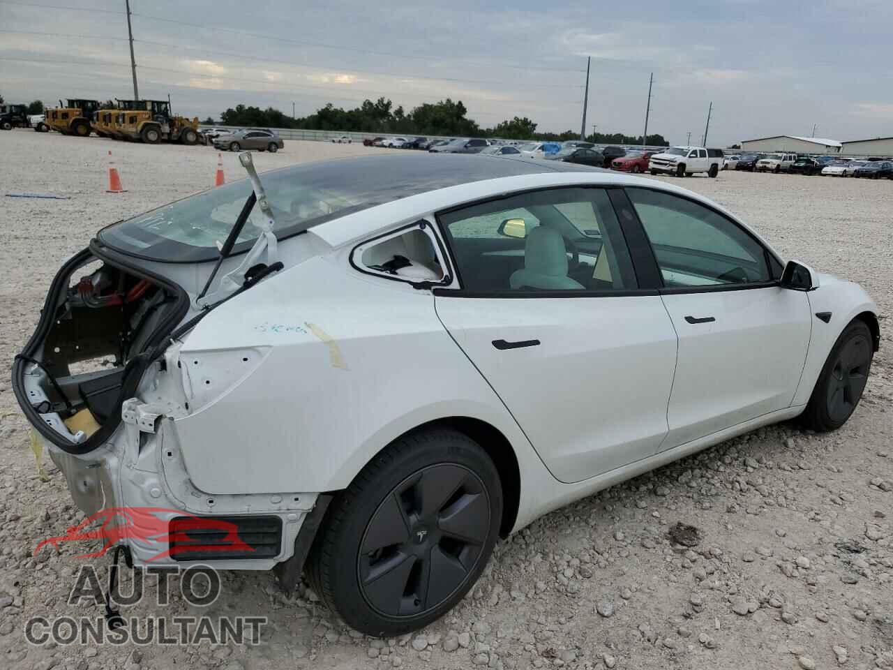 TESLA MODEL 3 2022 - 5YJ3E1EA8NF355870