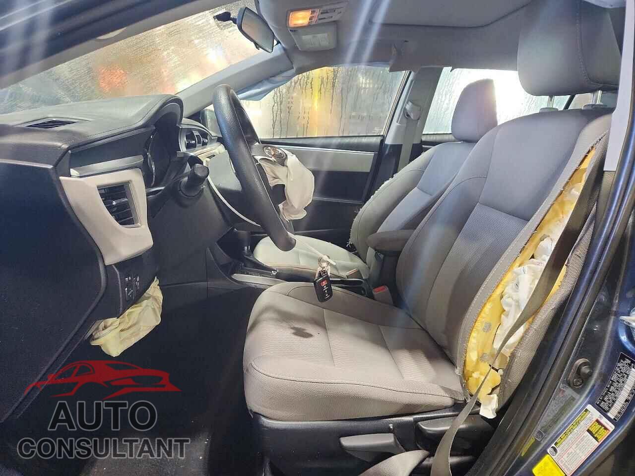TOYOTA COROLLA 2015 - 2T1BPRHE1FC452272