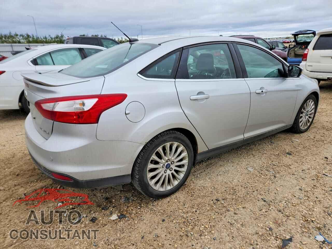 FORD FOCUS 2012 - 1FAHP3J22CL203352