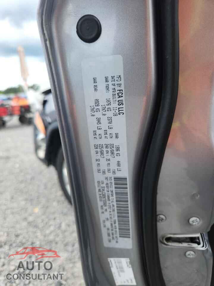 JEEP COMPASS 2019 - 3C4NJCBB9KT655024