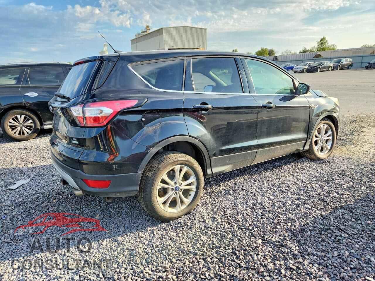 FORD ESCAPE 2017 - 1FMCU0G9XHUB67956