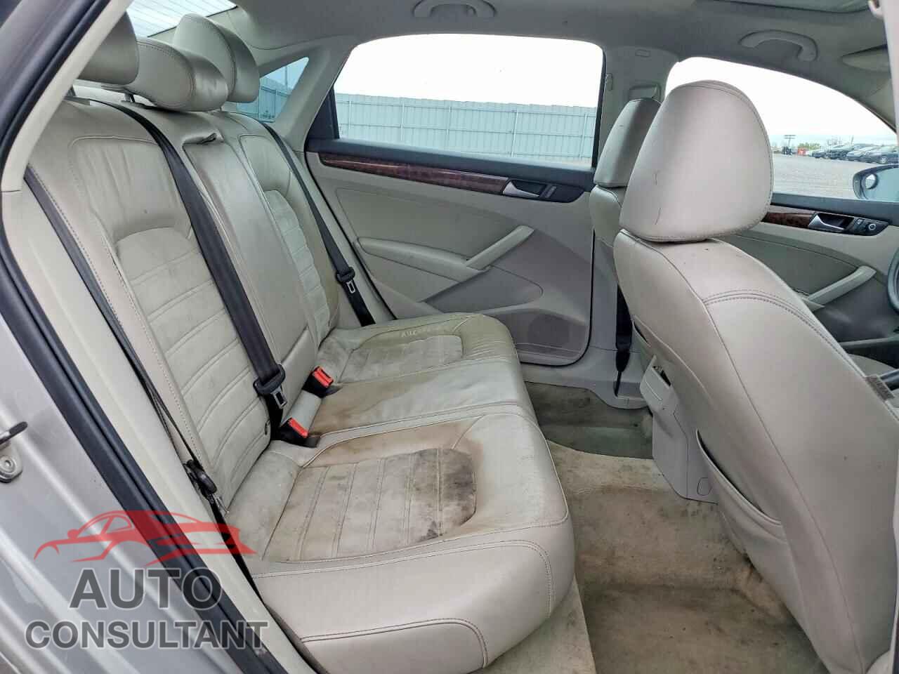 VOLKSWAGEN PASSAT 2012 - 1VWCN7A3XCC093335
