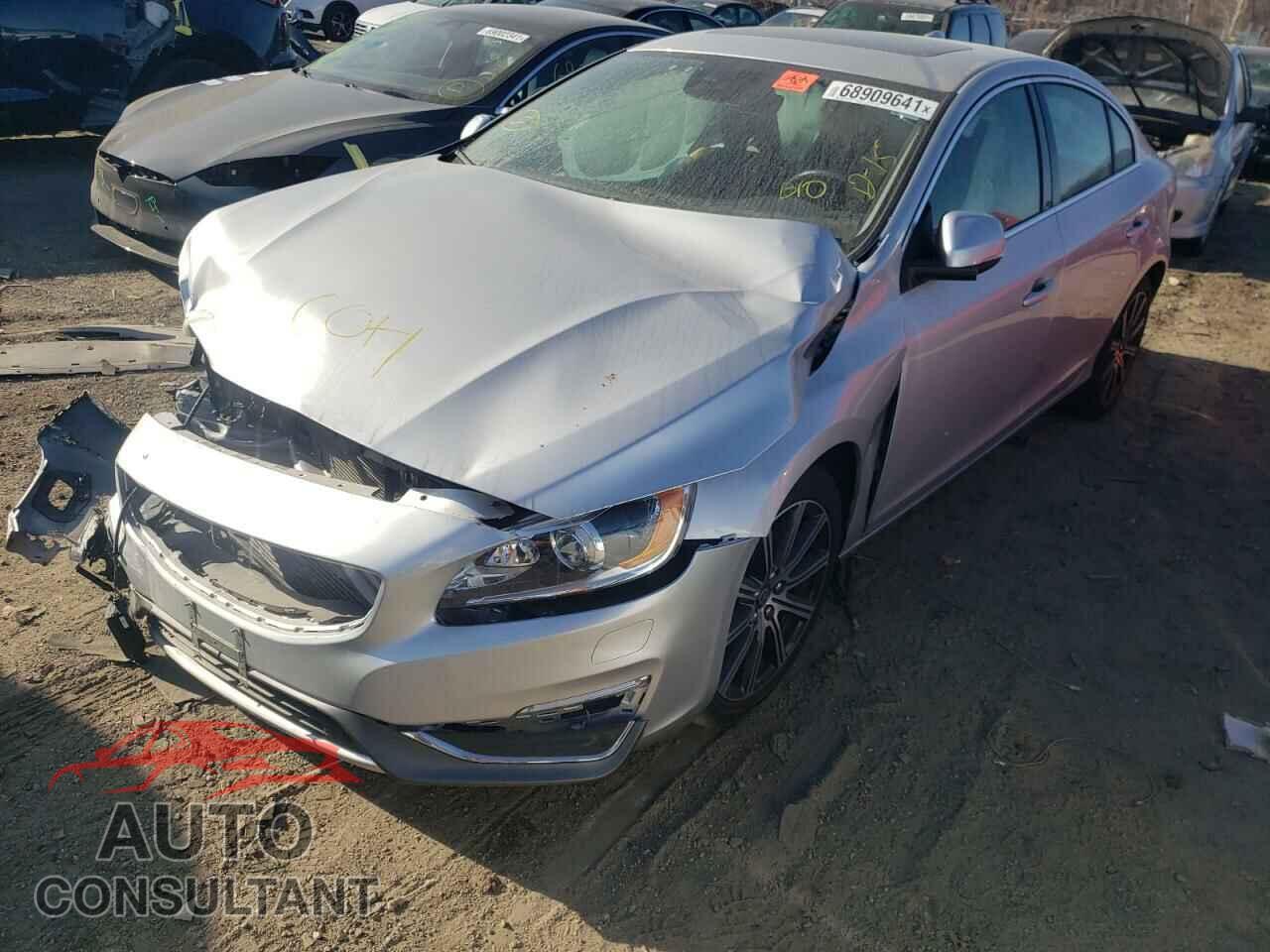 VOLVO S60 2018 - LYV402HM8JB174357