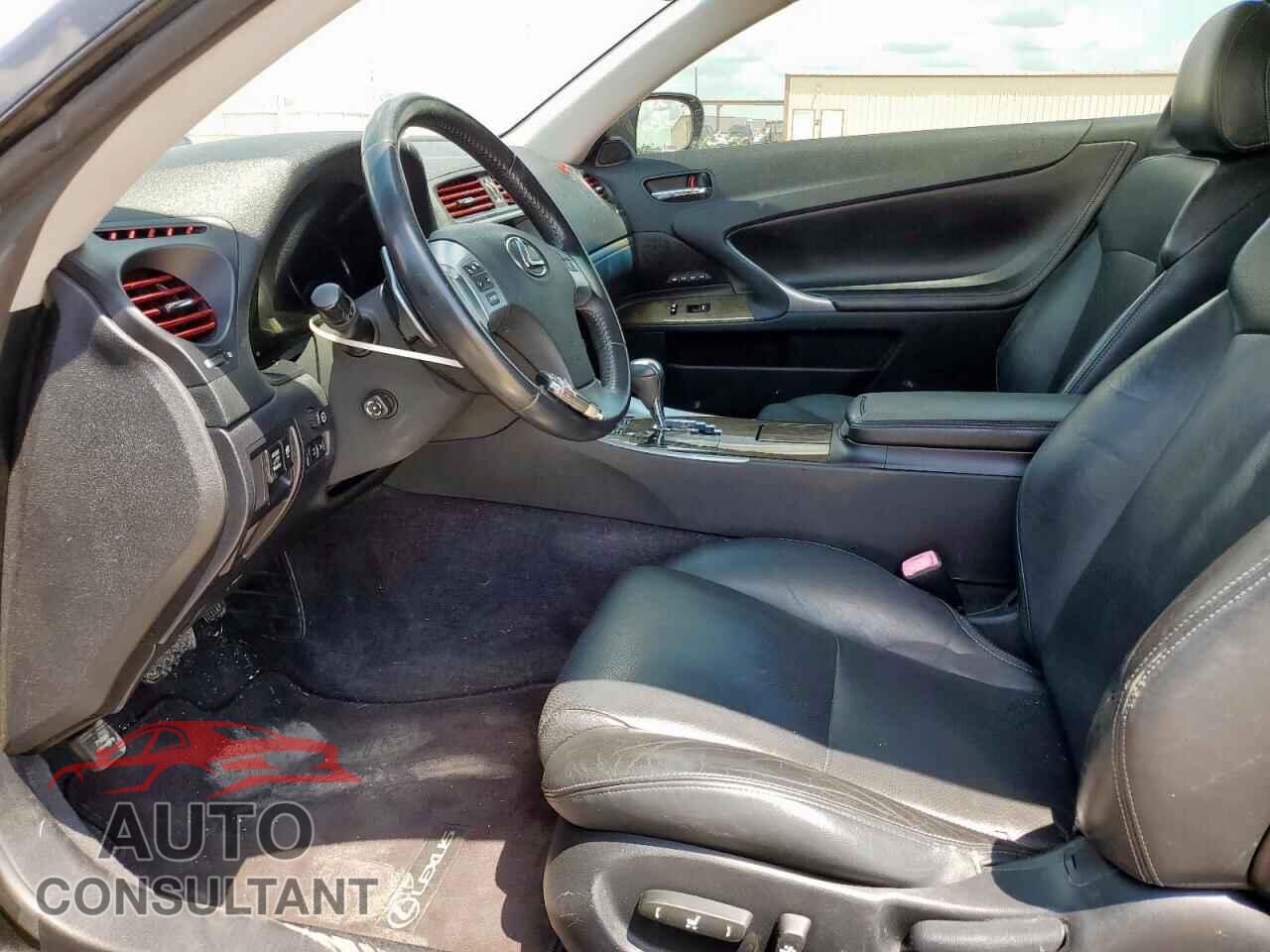 LEXUS IS 2011 - JTHFF2C29B2515361