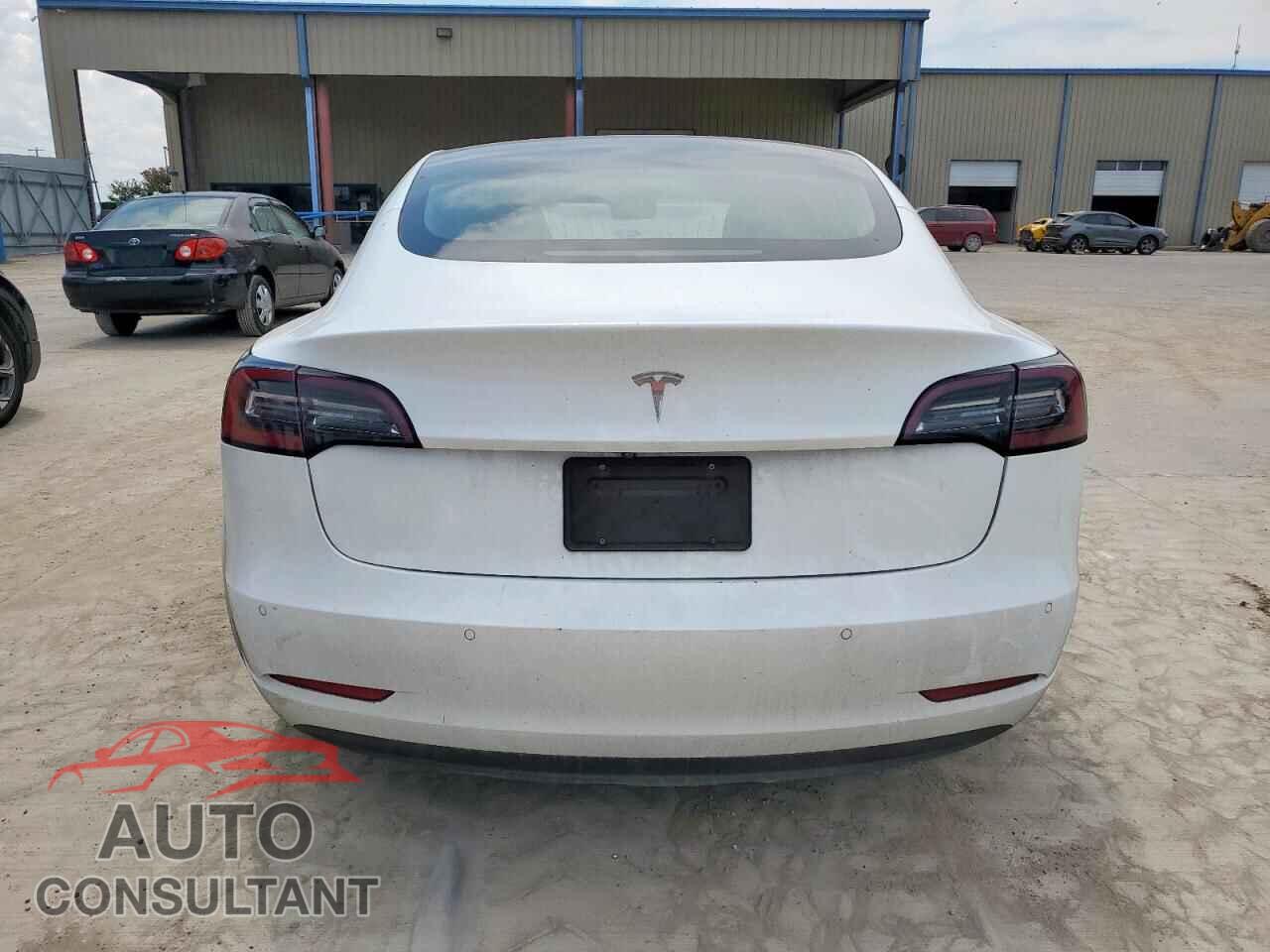 TESLA MODEL 3 2020 - 5YJ3E1EAXLF504938