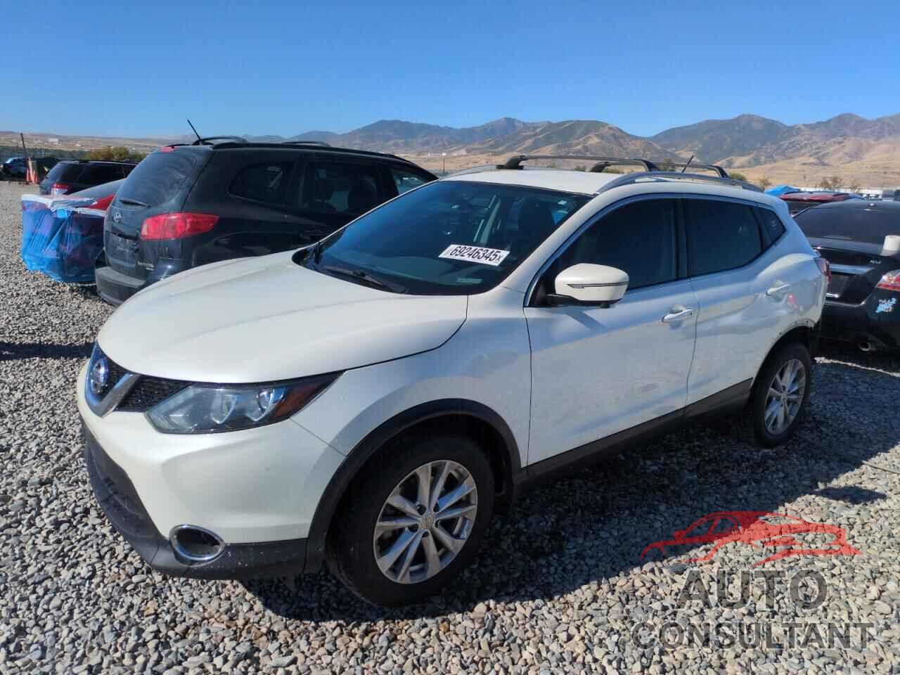NISSAN ROGUE 2017 - JN1BJ1CR4HW115248