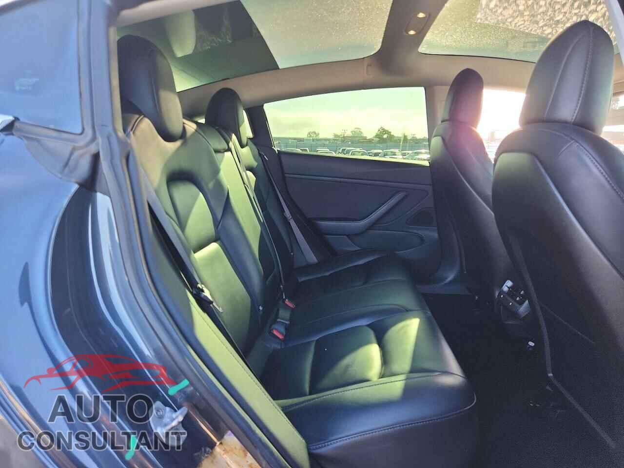 TESLA MODEL 3 2018 - 5YJ3E1EA1JF037471