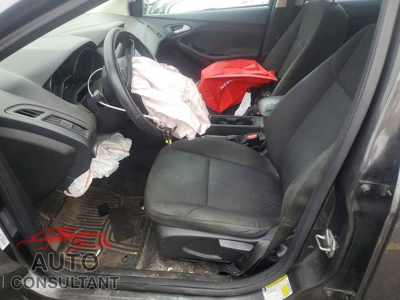 FORD FOCUS 2016 - 1FADP3K21GL261956