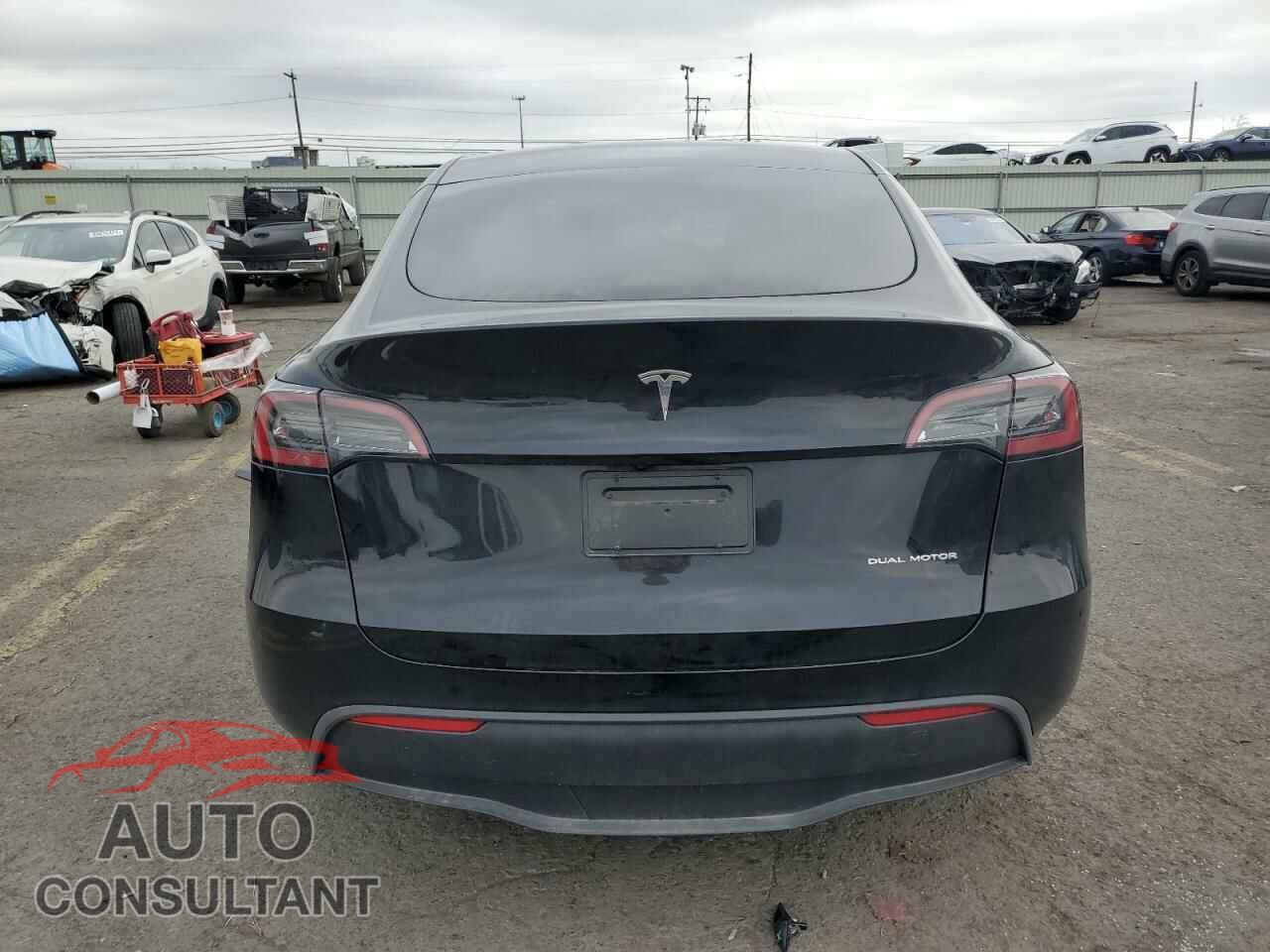 TESLA MODEL Y 2023 - 7SAYGAEE2PF932997