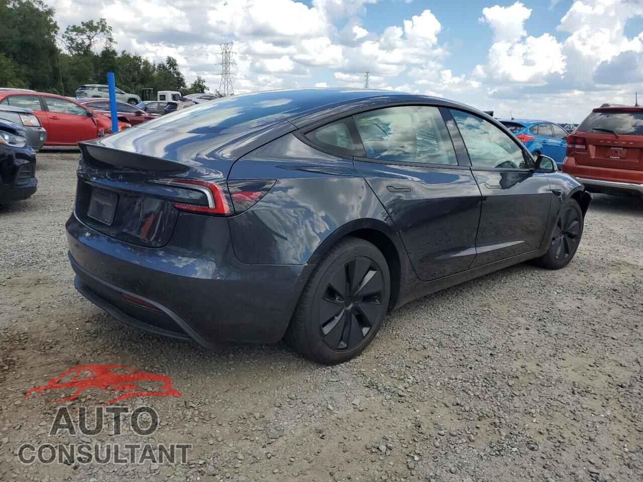 TESLA MODEL 3 2024 - 5YJ3E1EAXRF717526