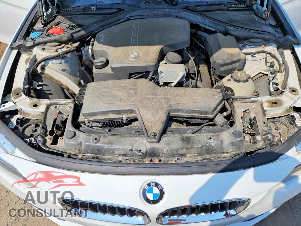 BMW 3 SERIES 2016 - WBA8E3G57GNU05662