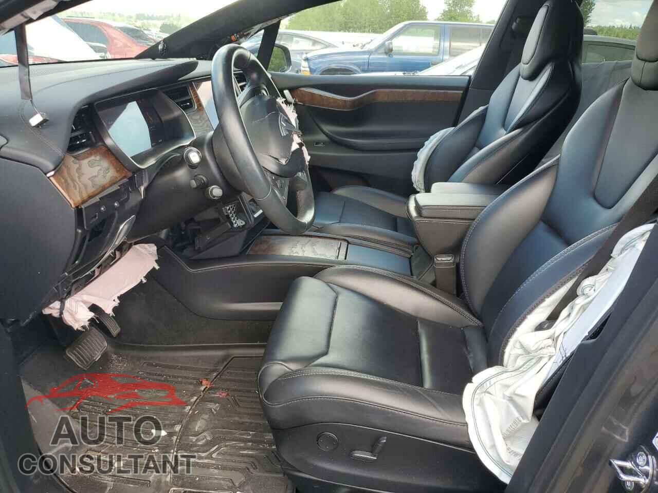 TESLA MODEL X 2018 - 5YJXCBE25JF125896