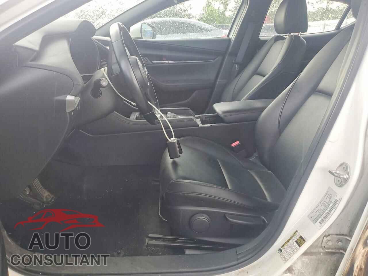 MAZDA 3 2020 - JM1BPALMXL1157218