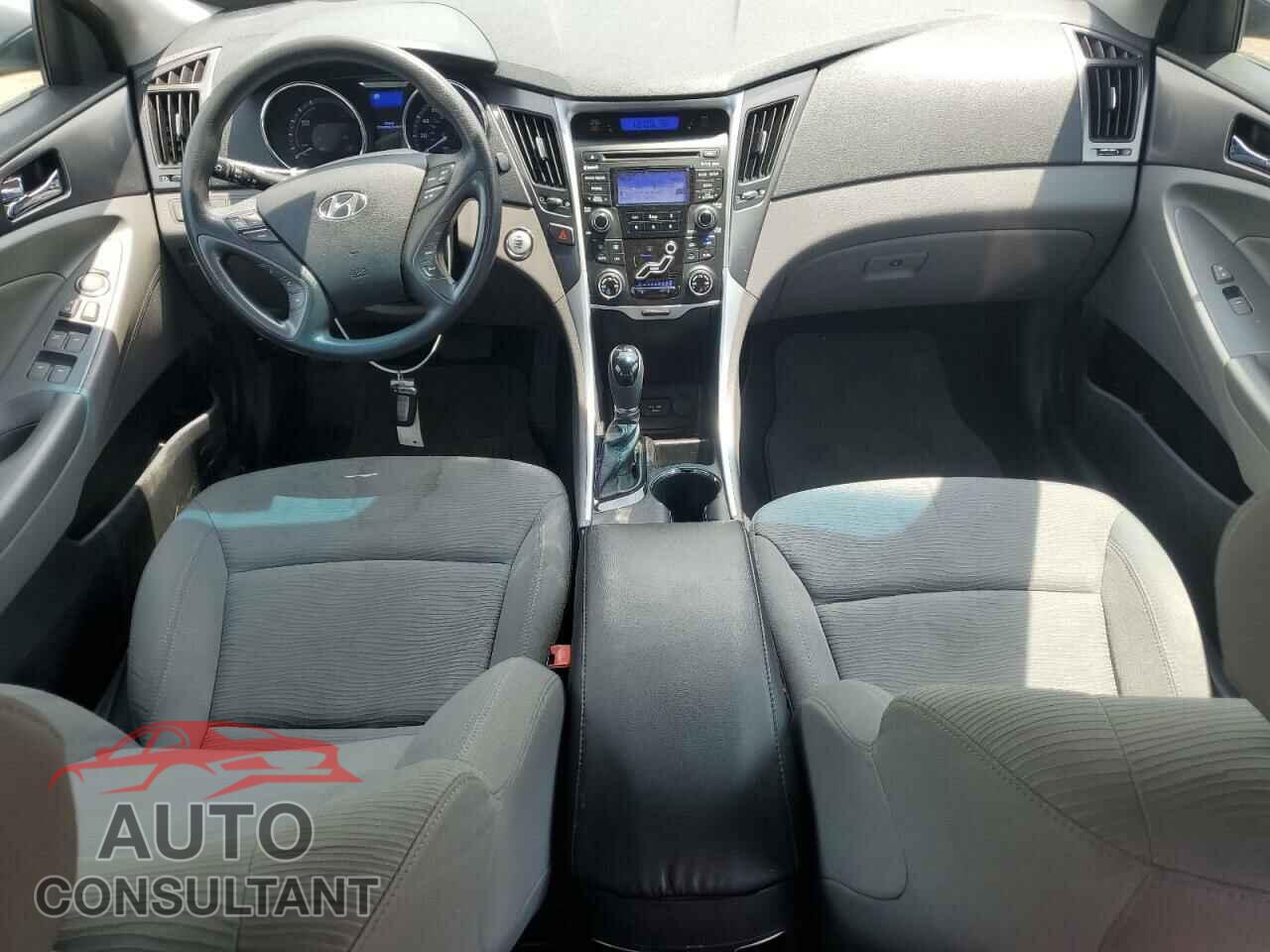 HYUNDAI SONATA 2012 - KMHEC4A41CA034996