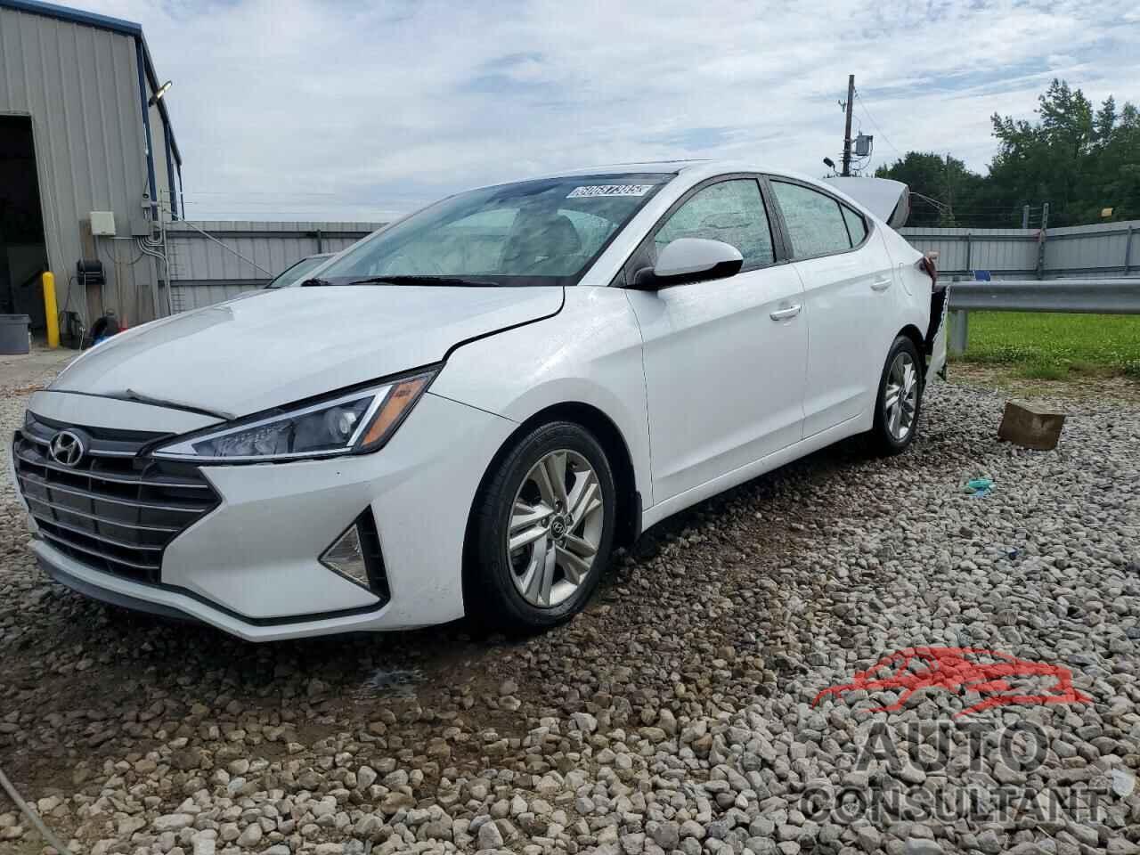 HYUNDAI ELANTRA 2019 - 5NPD84LF3KH455500
