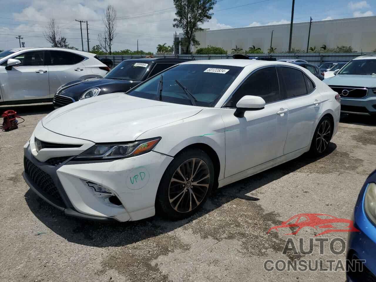 TOYOTA CAMRY 2018 - 4T1B11HK9JU589850