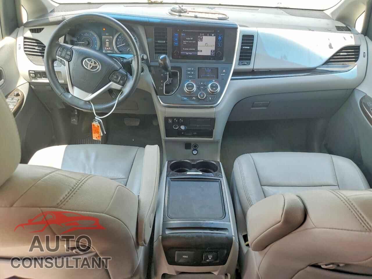 TOYOTA SIENNA 2017 - 5TDYZ3DC7HS856483