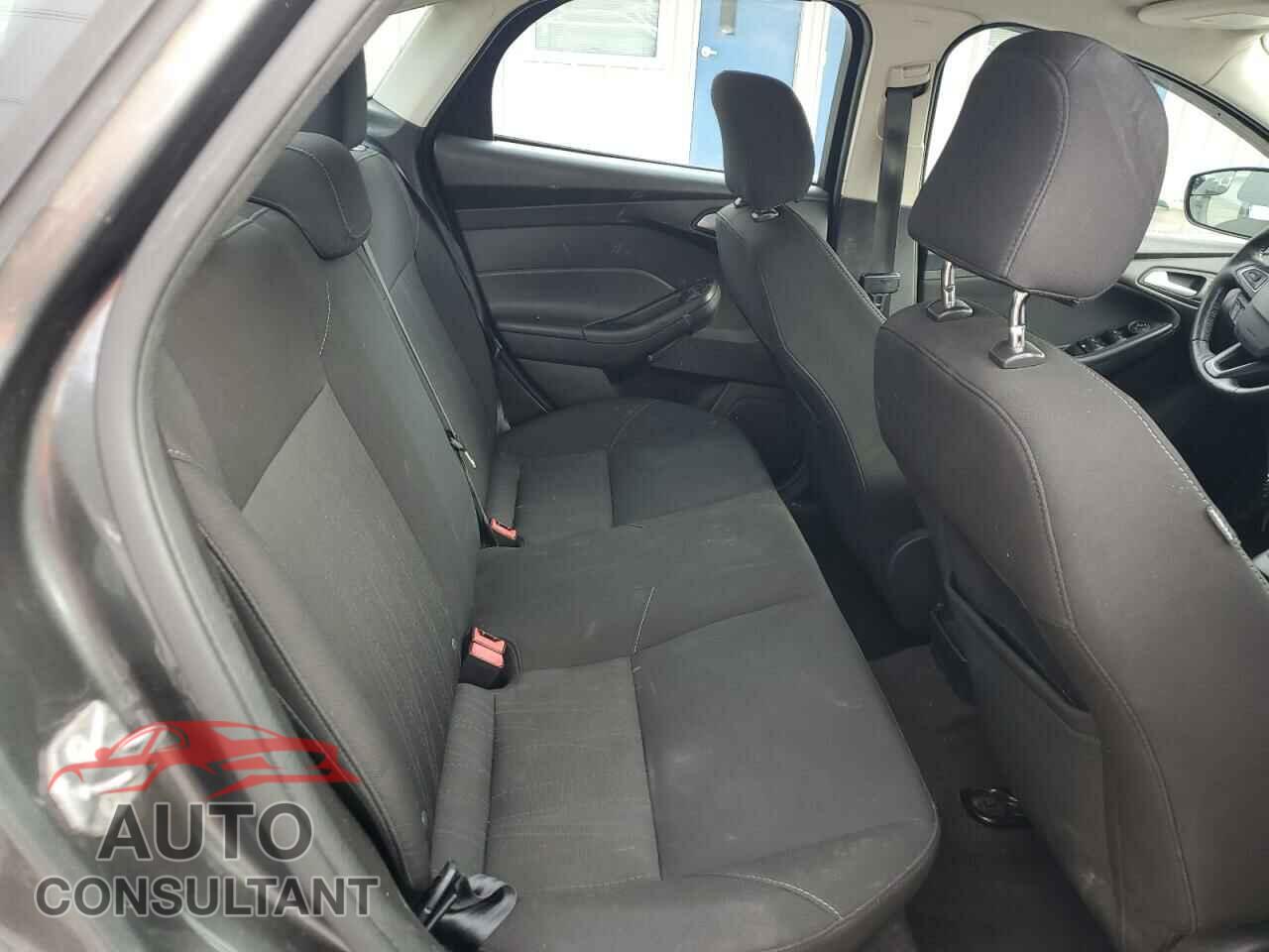 FORD FOCUS 2017 - 1FADP3F25HL218961