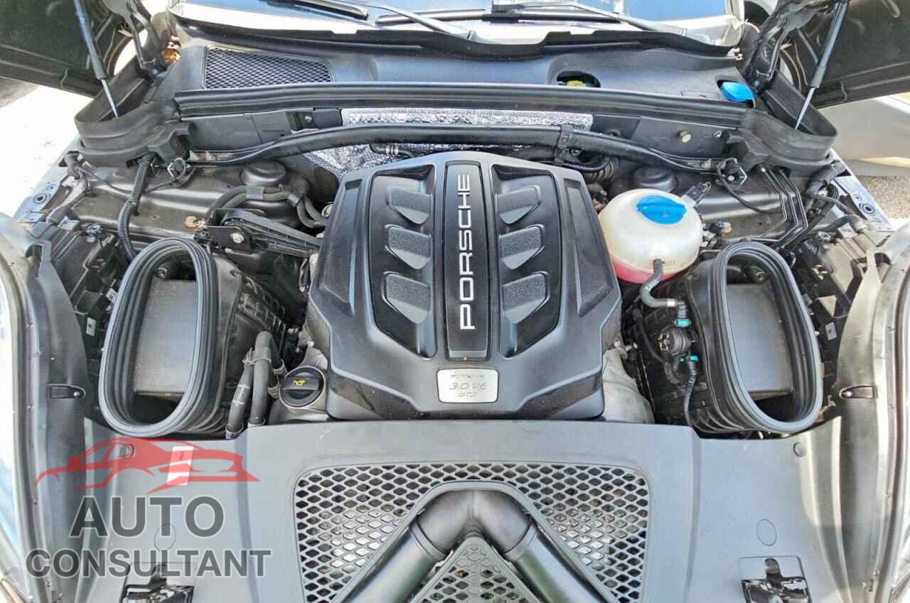 PORSCHE MACAN 2018 - WP1AG2A59JLB62312