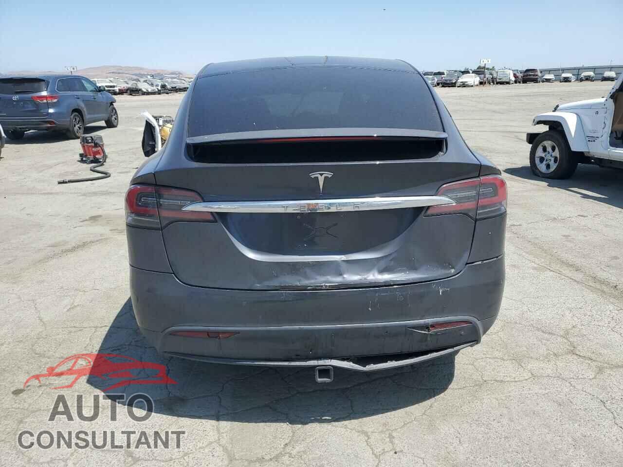 TESLA MODEL X 2018 - 5YJXCDE24JF106610