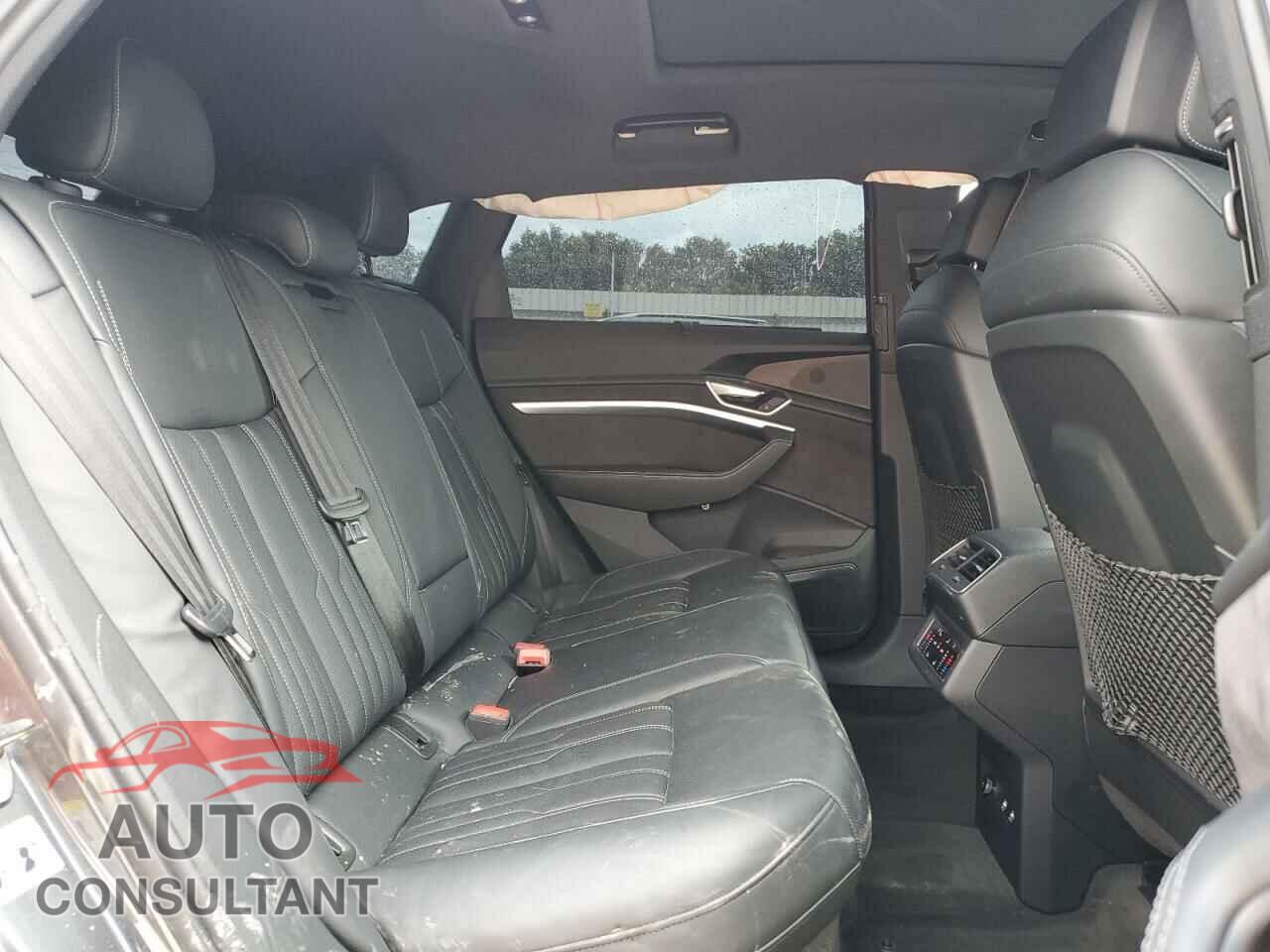 AUDI E-TRON 2019 - WA1VAAGE9KB007332