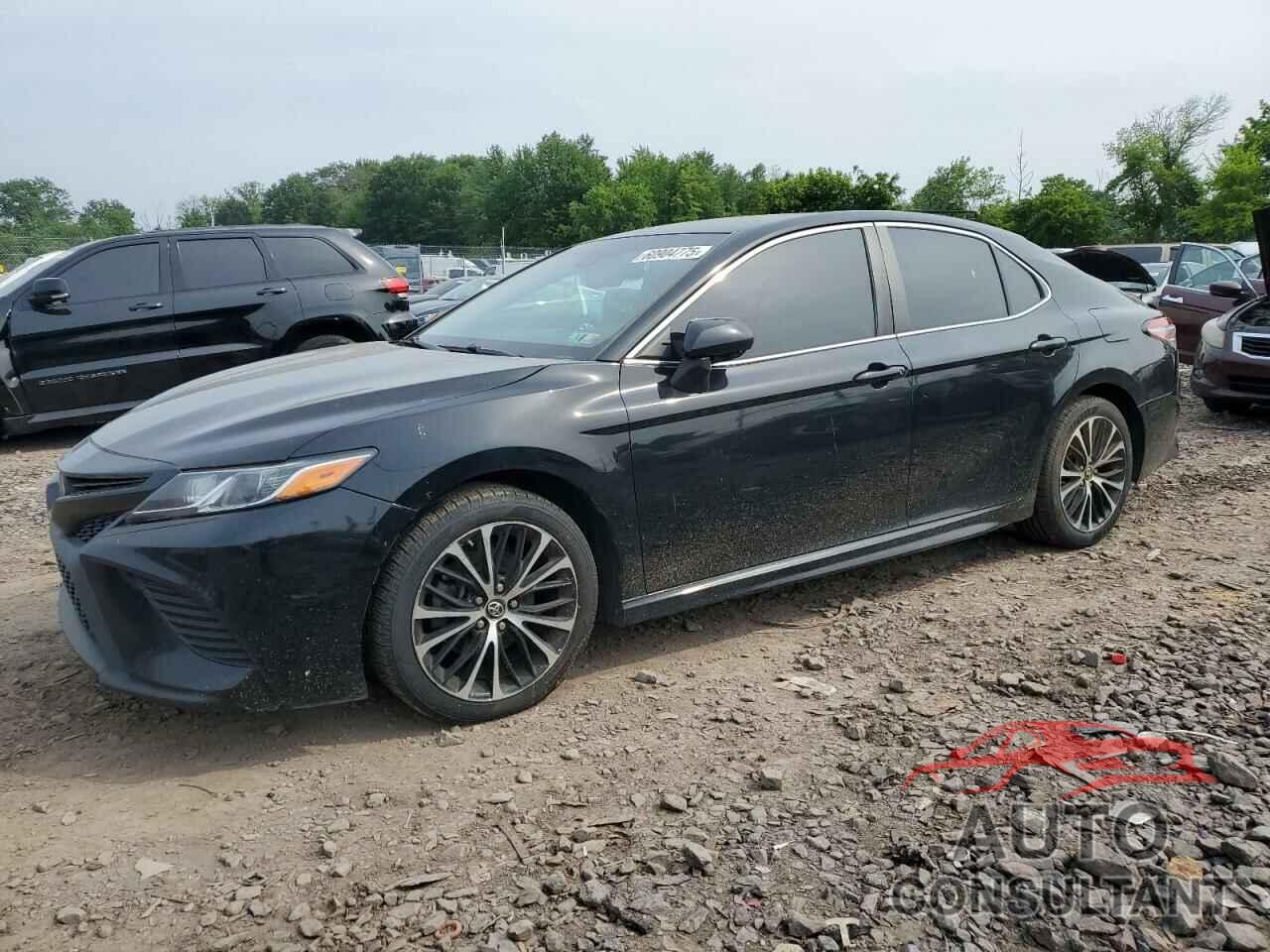 TOYOTA CAMRY 2018 - 4T1B11HK2JU527156
