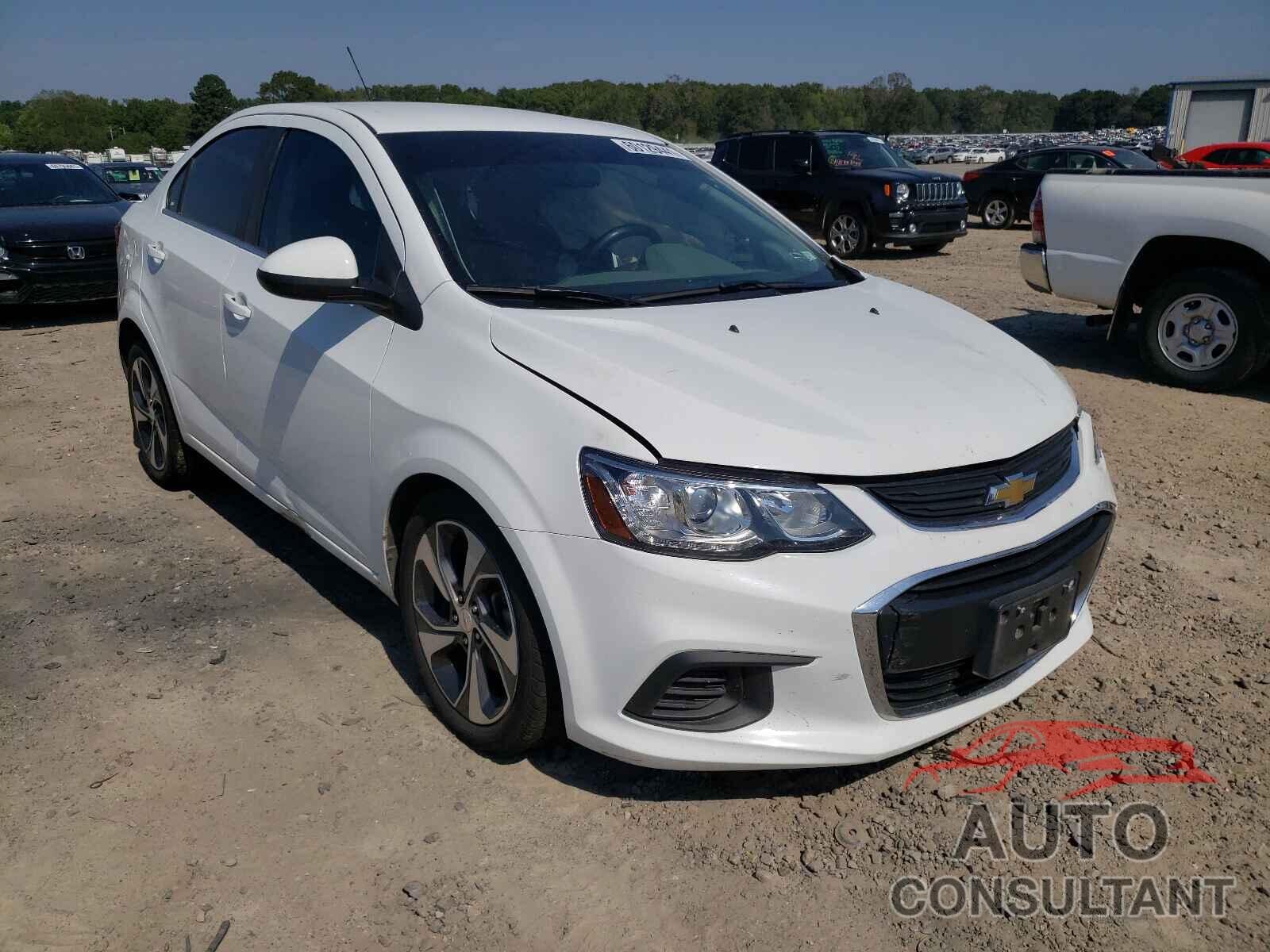 CHEVROLET SONIC 2018 - 1G1JF5SB2J4132002