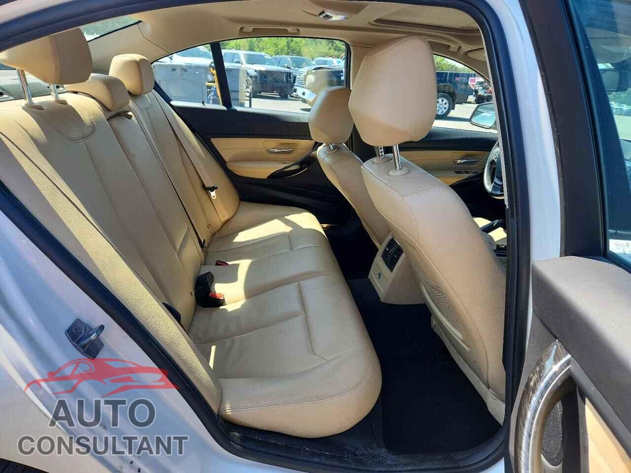BMW 3 SERIES 2018 - WBA8A3C58JA505012