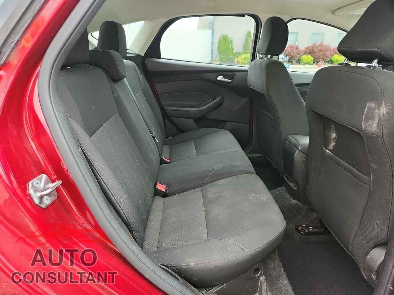 FORD FOCUS 2017 - 1FADP3K22HL209799