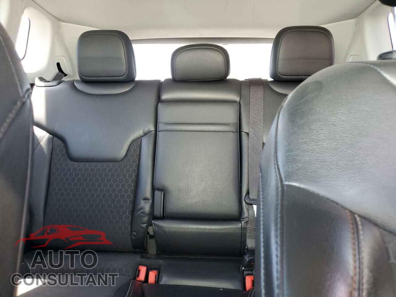 JEEP COMPASS 2019 - 3C4NJCBB0KT613700