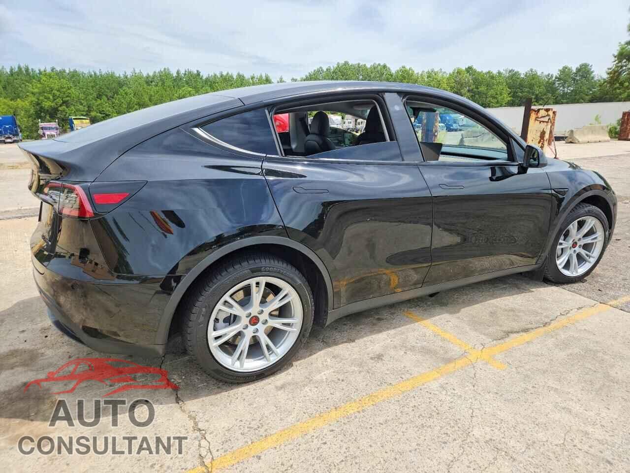TESLA MODEL Y 2021 - 5YJYGDEEXMF242862