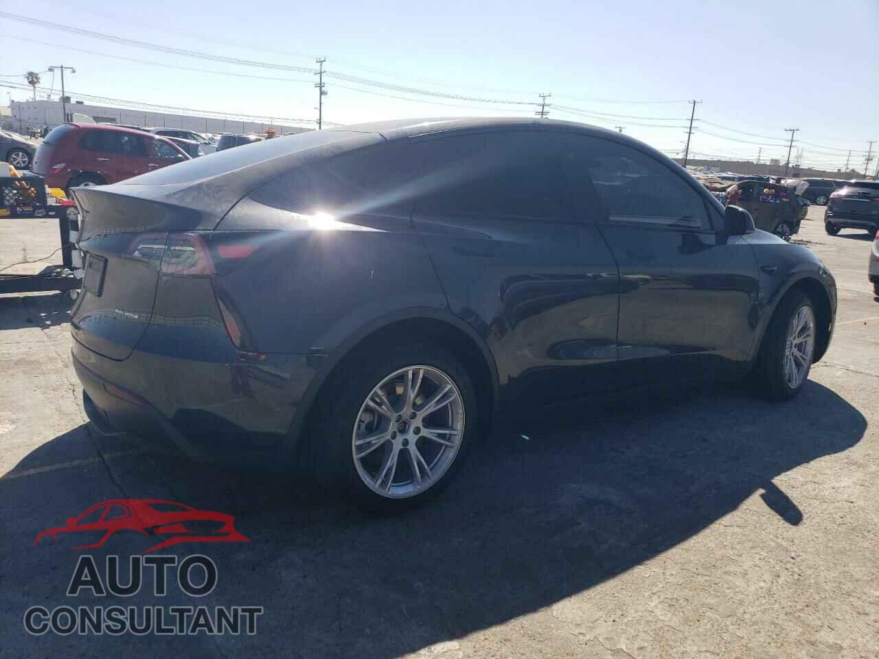 TESLA MODEL Y 2024 - 7SAYGAEE2RF991177