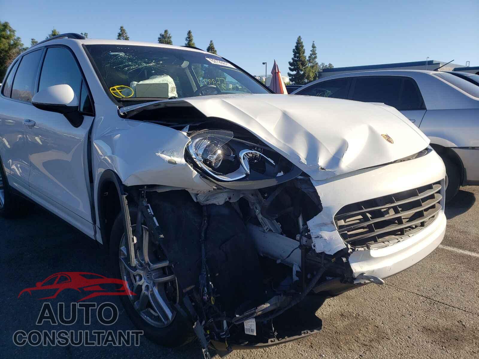 PORSCHE CAYENNE 2016 - WP1AA2A24GKA14073