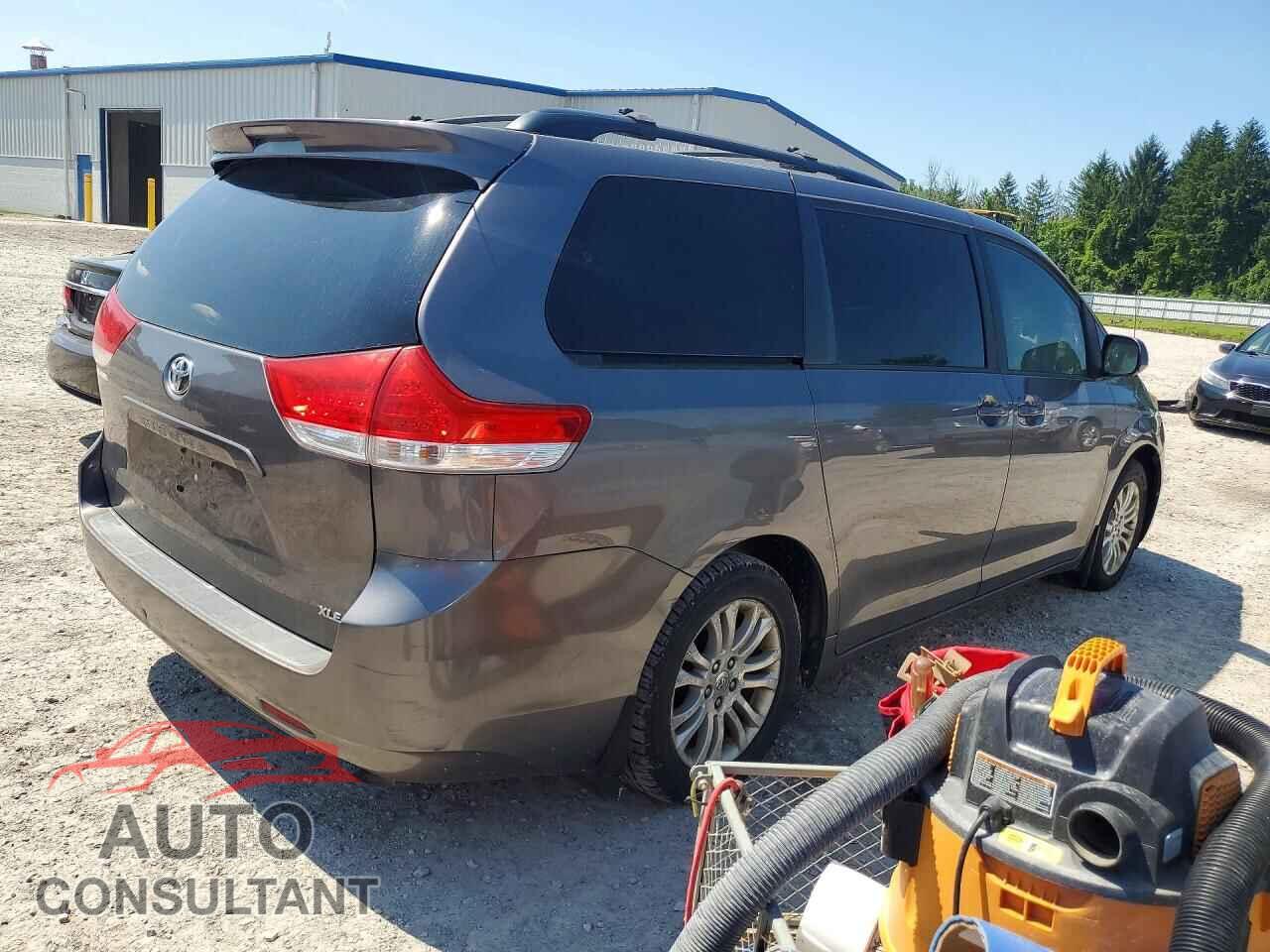 TOYOTA SIENNA 2011 - 5TDYK3DC3BS170470