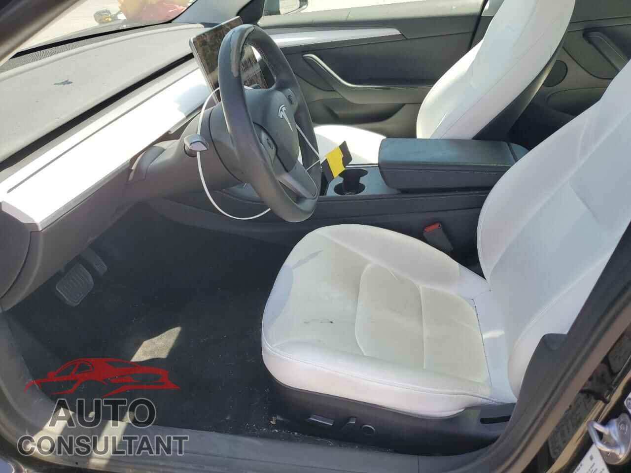 TESLA MODEL 3 2022 - 5YJ3E1EA5NF303032