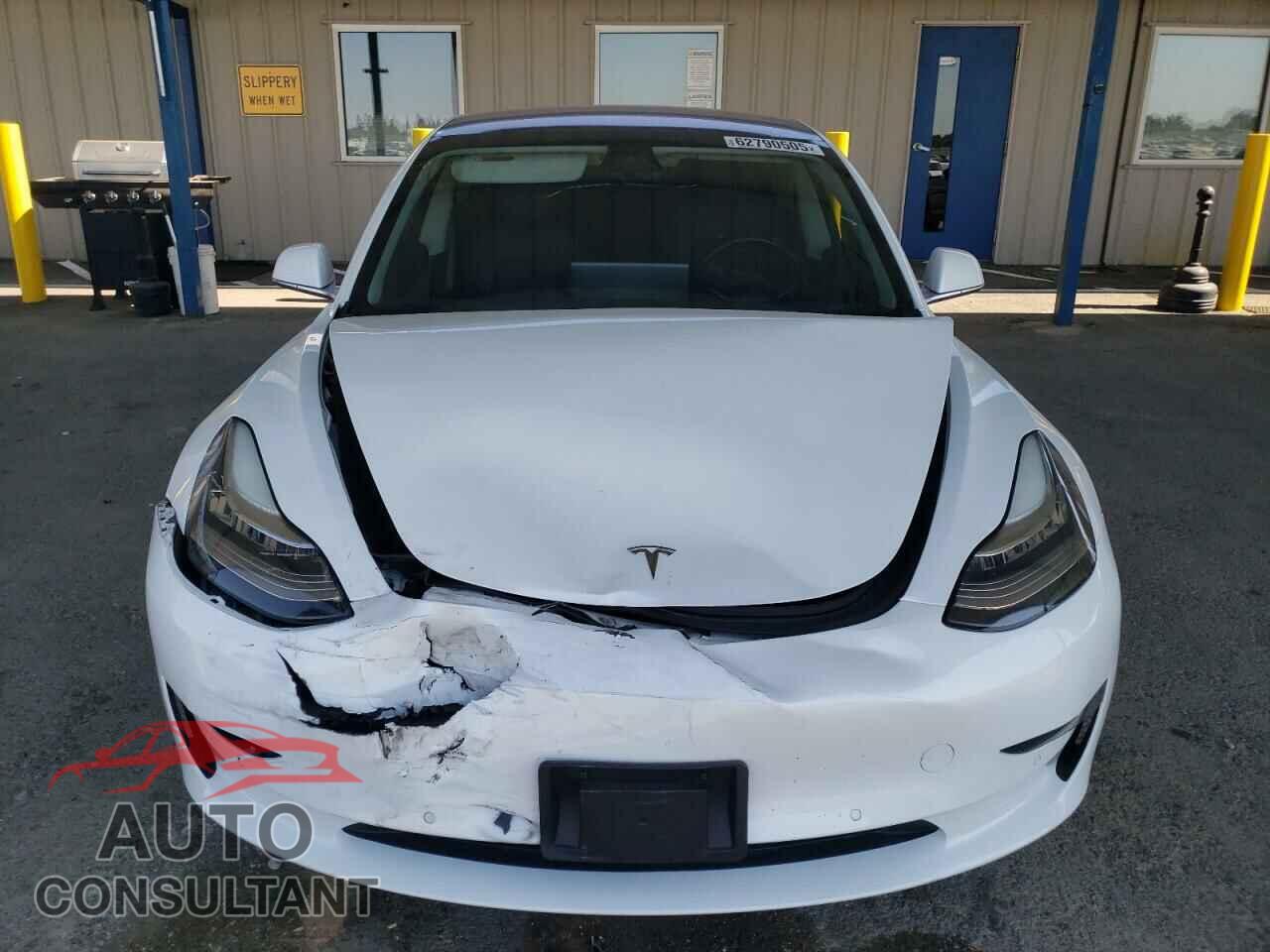 TESLA MODEL 3 2018 - 5YJ3E1EA1JF047109