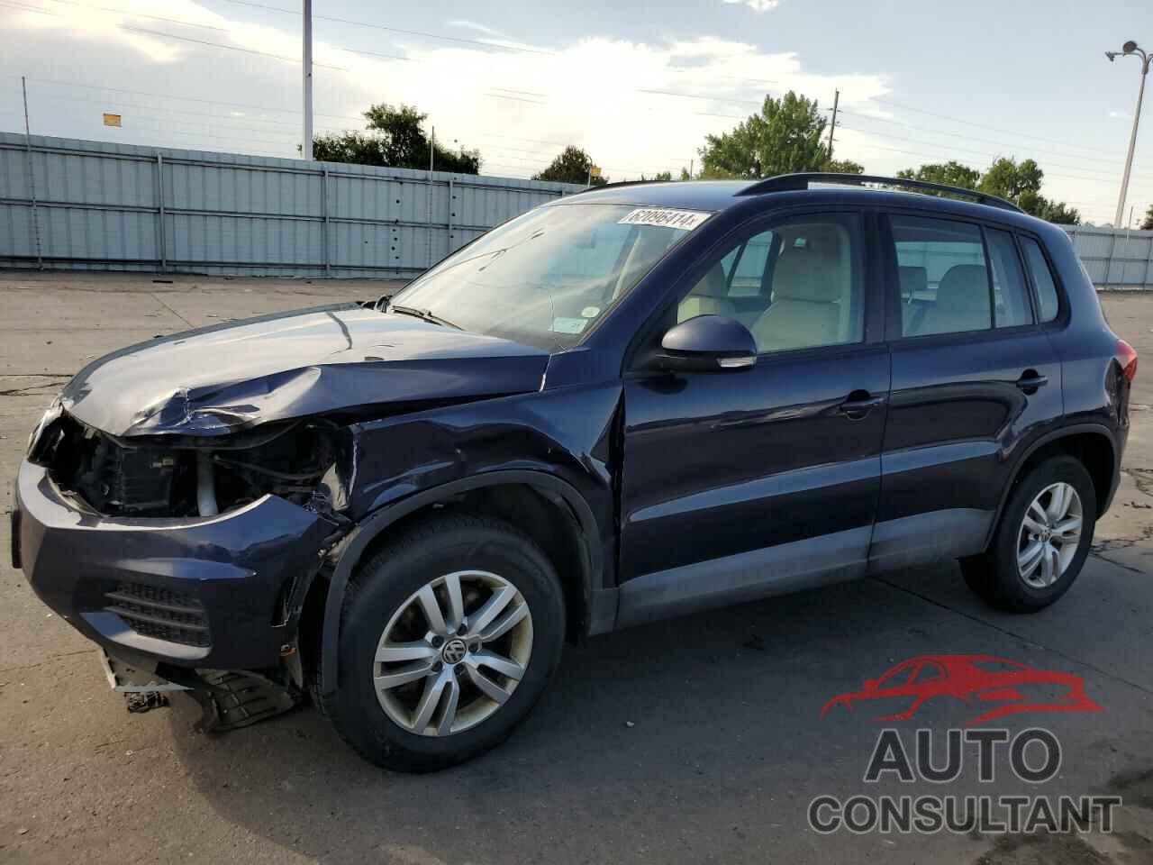 VOLKSWAGEN TIGUAN 2016 - WVGBV7AX2GW607163